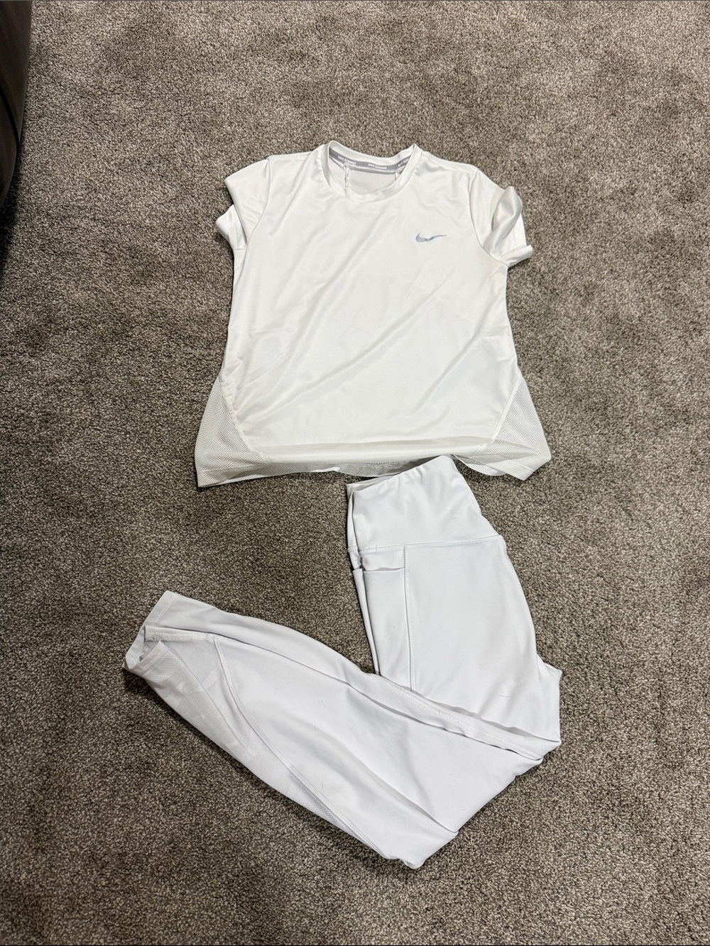 $5 for $20 min order ! Nike Tee and leggings